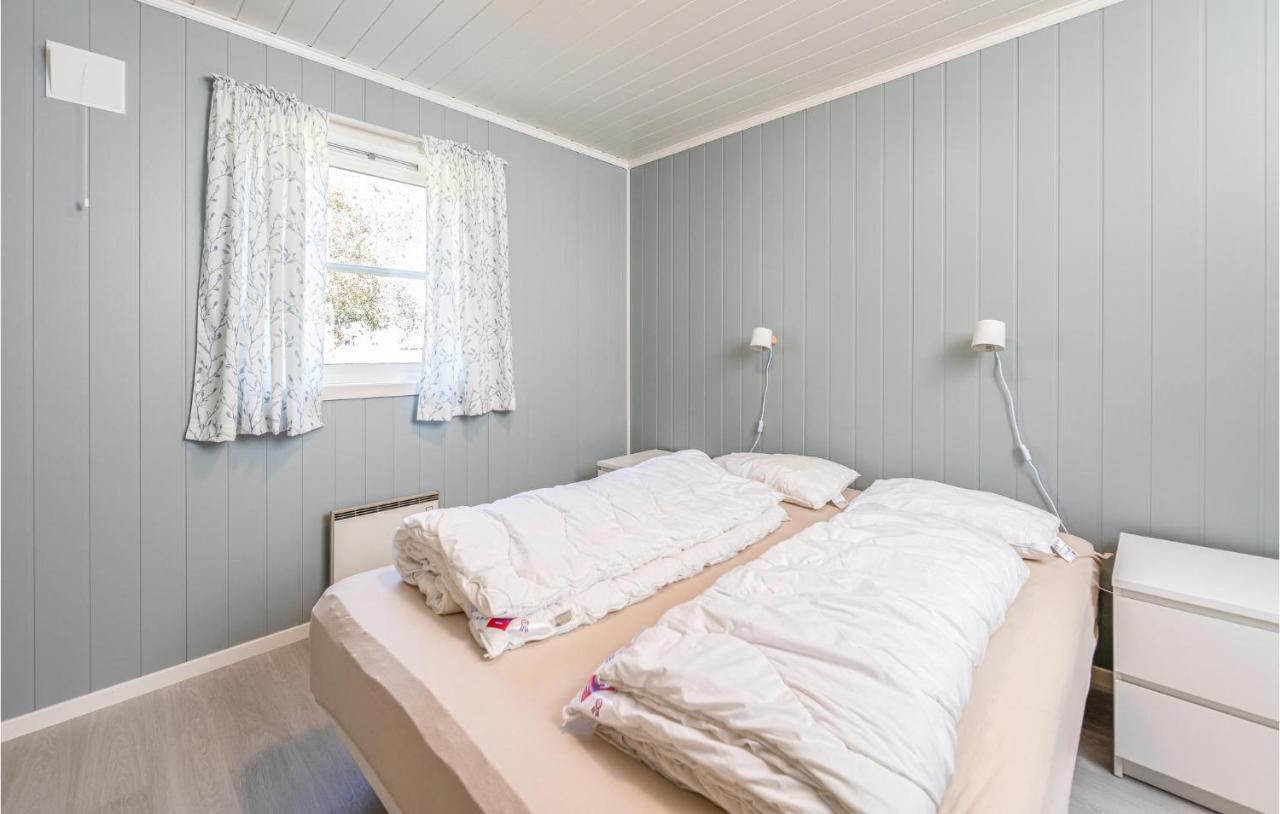 Cozy Home In Fjaerland With House A Mountain View Exteriér fotografie