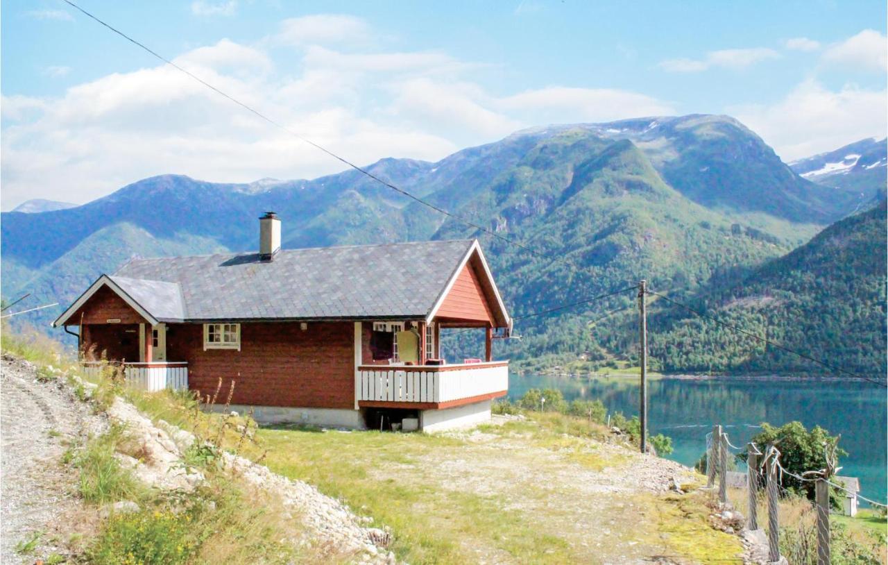 Cozy Home In Fjaerland With House A Mountain View Exteriér fotografie